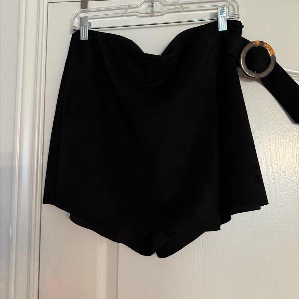 New without Tags Zara black faux suede skort